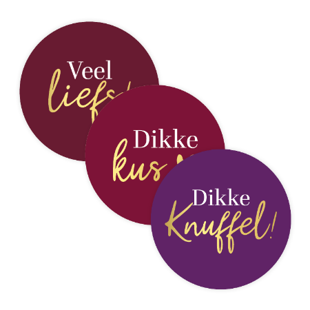 Sticker Veel liefs, Dikke kus, Dikke knuffel – 3 varianten – D40mm