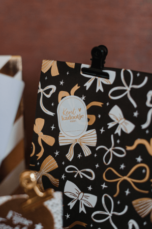 Kraft papieren cadeauzak met zwarte en gouden strikprint, 25 stuks, 14+8x26cm