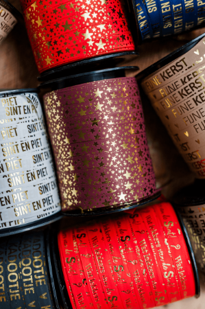 Bordeaux cadeaulint met gouden sterretjes - Paperlook lint 10mmx150m