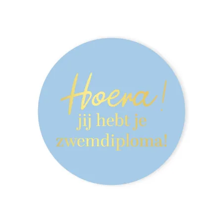 Hoera zwemdiploma jij hebt je zwemdiploma sticker - rond blauw wensetiket