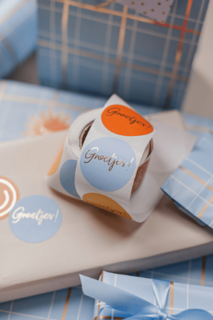 Groetjes stickers - Kleurrijk ronde wensetiketten - 5 varianten