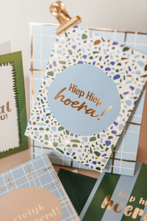 KP® Wenskaarten gevouwen - Hiep Hiep Hoera + Terrazzo blauw - 5 stuks