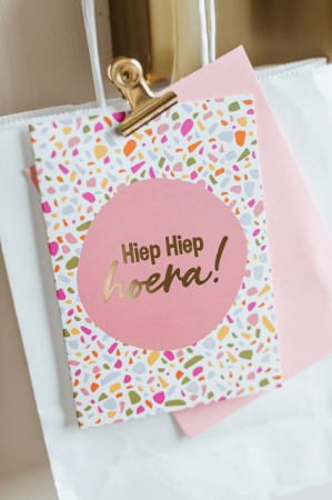 KP® Wenskaarten gevouwen - Hiep Hiep Hoera + Terazzo roze - 5 stuks