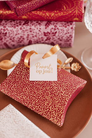 KP® Cadeaulabel - Proots op jou - 60x60mm